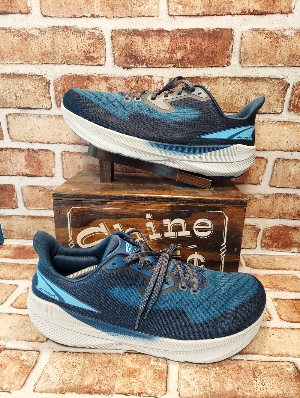 Pre-owned 2024 Altra Experience Flow